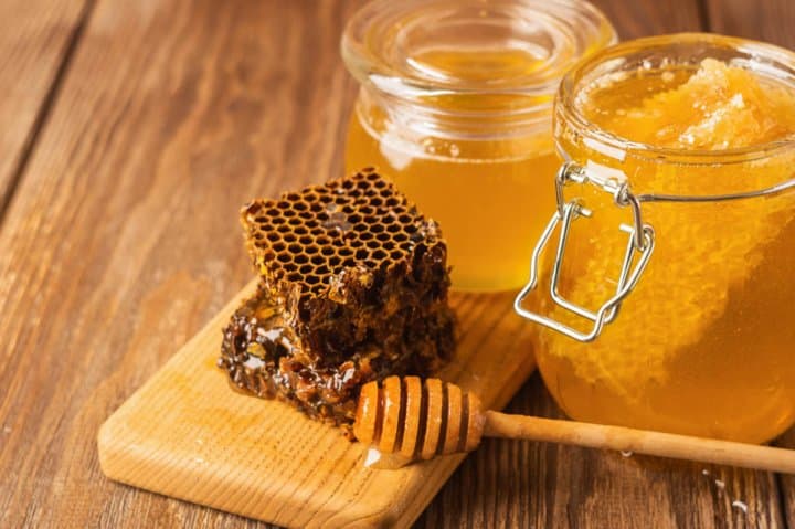 عسل کوهی در شیراز برداشت شده از ارتفاعات زاگرس